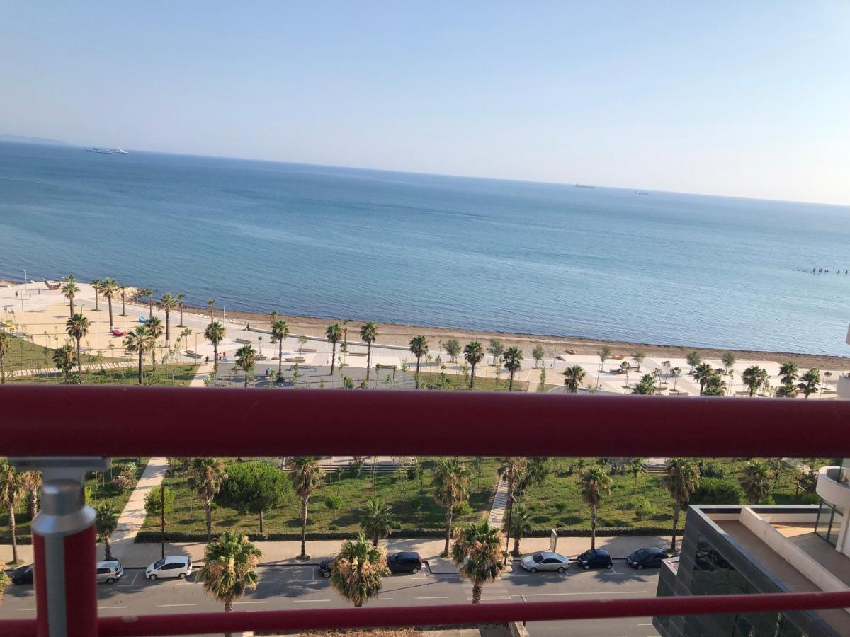 Fully Equipped Flat With Stunning Sea Views Lägenhet Durrës Exteriör bild